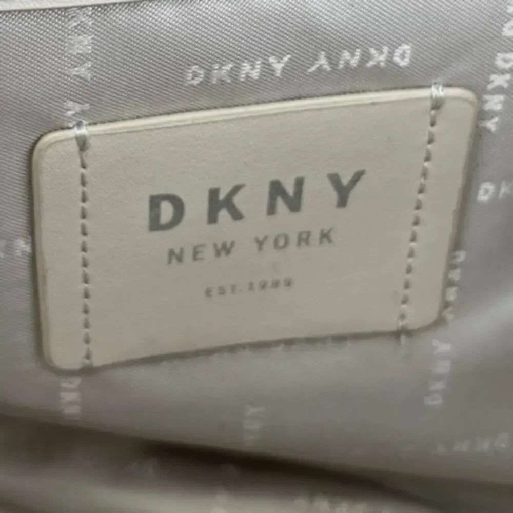 NEW DKNY Green Bryant Medium Leather Logo Keychain Shoulder Tote Handbag